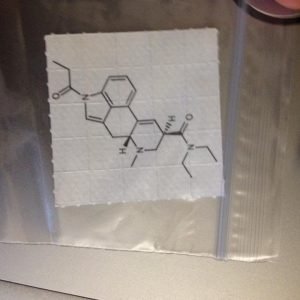 Köp LSD 100mcg BLOTTERS